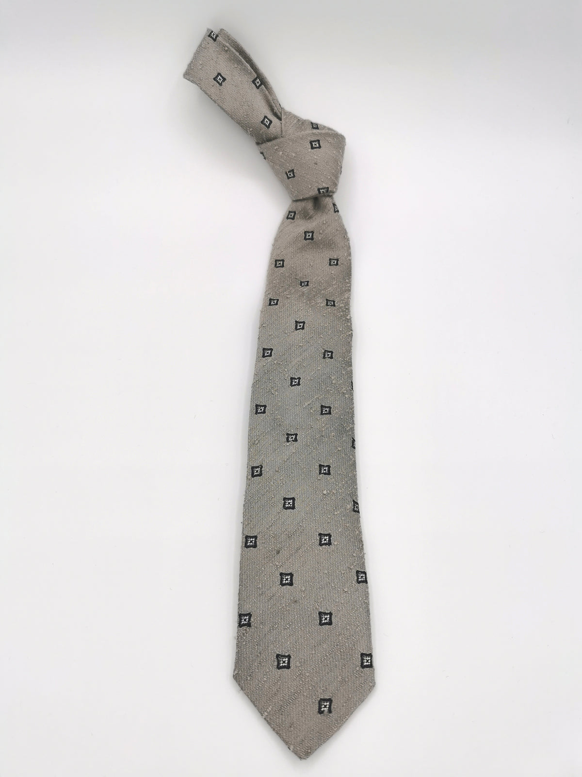 Shantung silk tie with small rectangles pattern